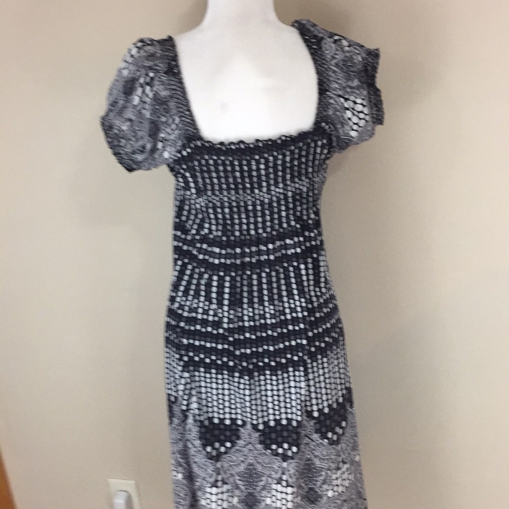 BCBGMAXAZRIA Black, White and Gray Peasant Dress Size Large - Picture 3 of 14